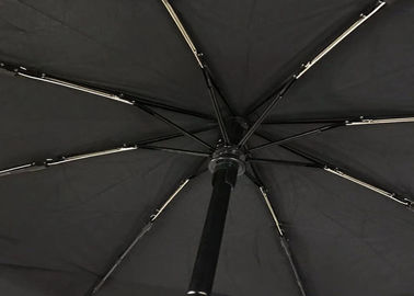 Doppio strato del forte ombrello pieghevole nero di viaggio per tempo ventoso