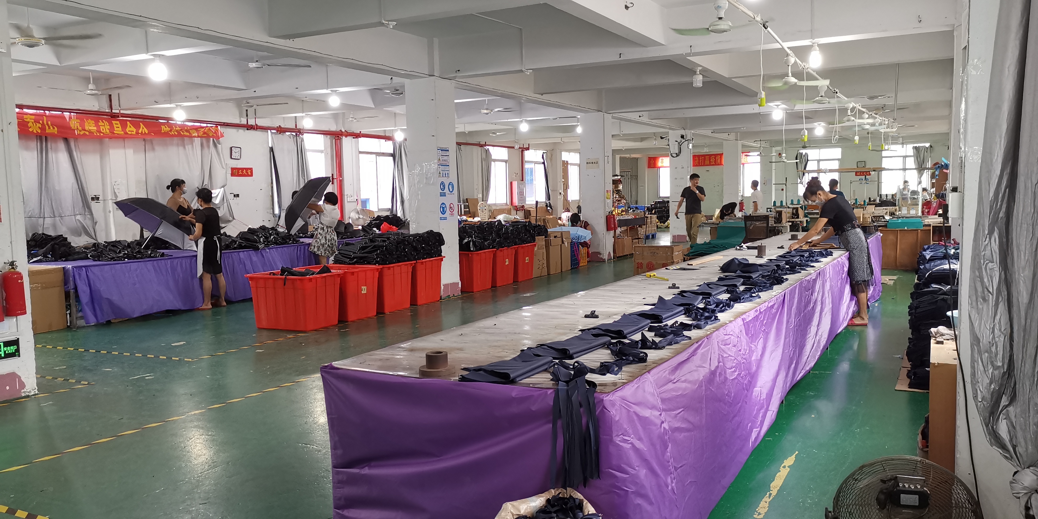 Xiamen United-Prosperity Industry & Trade Co., Ltd. linea di produzione in fabbrica