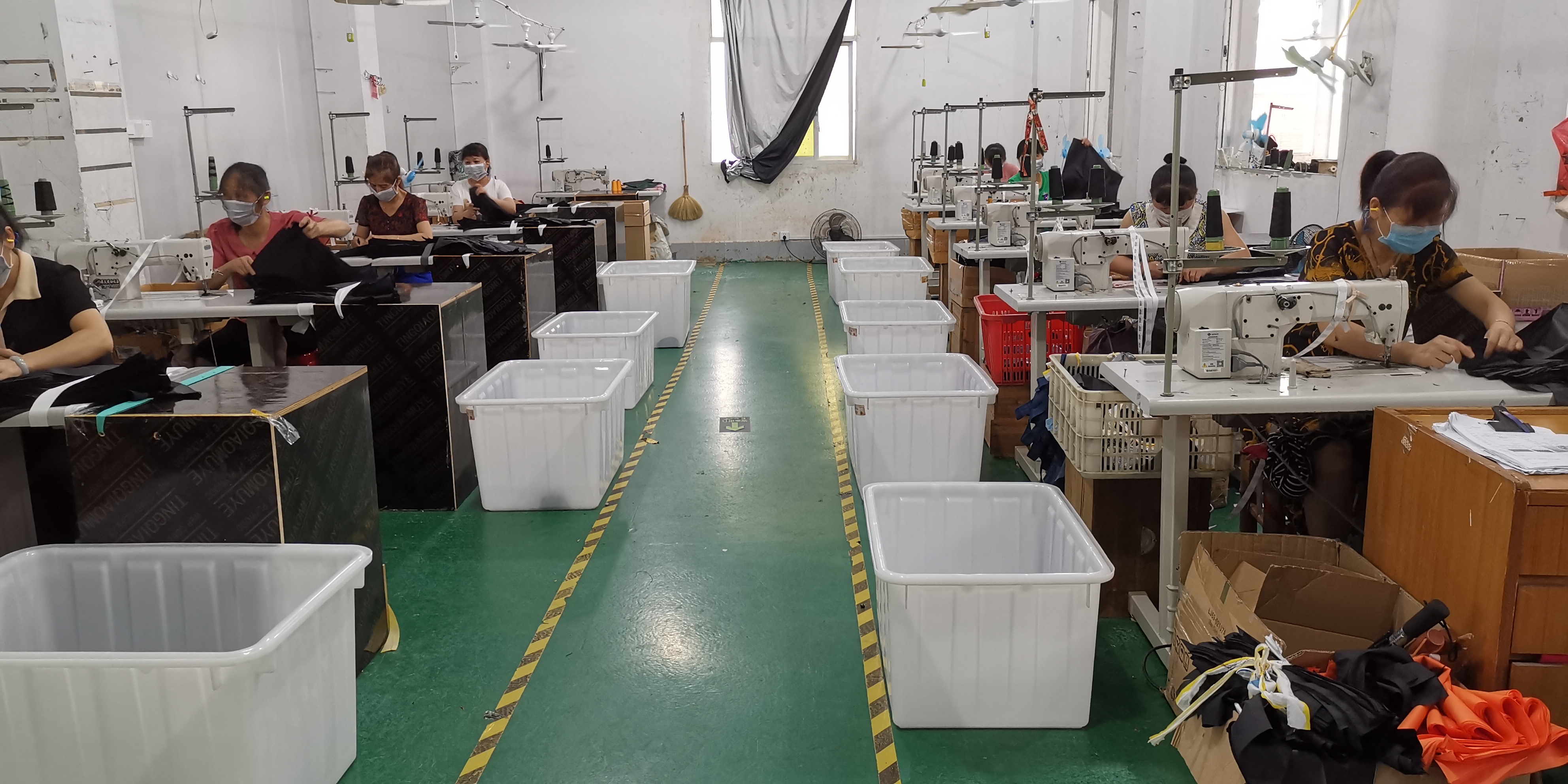 Xiamen United-Prosperity Industry & Trade Co., Ltd. linea di produzione in fabbrica