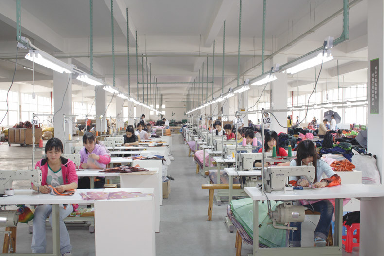 Xiamen United-Prosperity Industry &amp; Trade Co., Ltd. linea di produzione in fabbrica