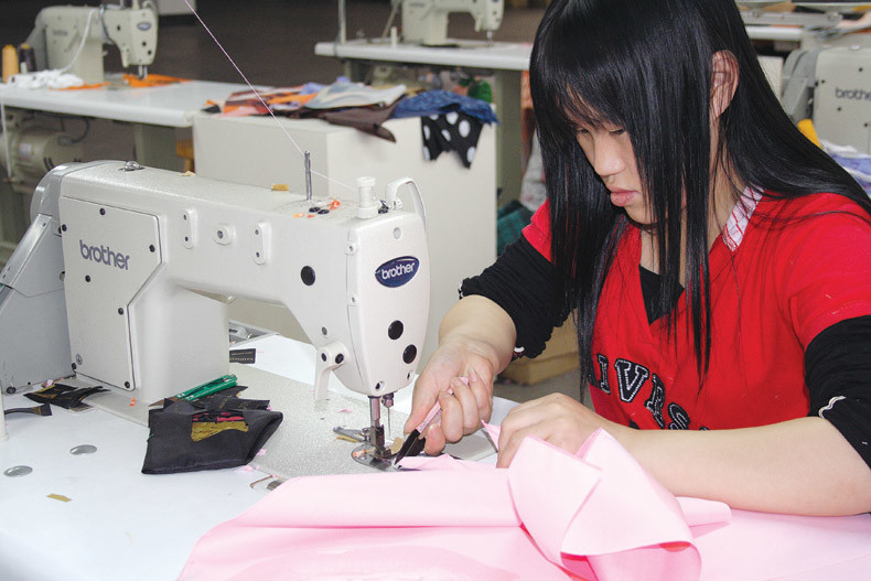 Xiamen United-Prosperity Industry &amp; Trade Co., Ltd. linea di produzione in fabbrica