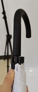 23 pollici 8 costole di fibra di vetro Auto Open Stick ombrello con manico di plastica rivestito di gomma J forma
