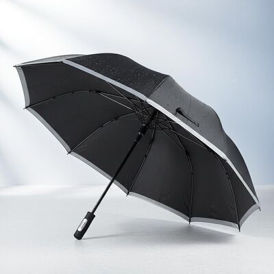 Grande ombrello automatico da viaggio con 105 cm di diametro aperto, costole in fibra di vetro e bordo riflettente