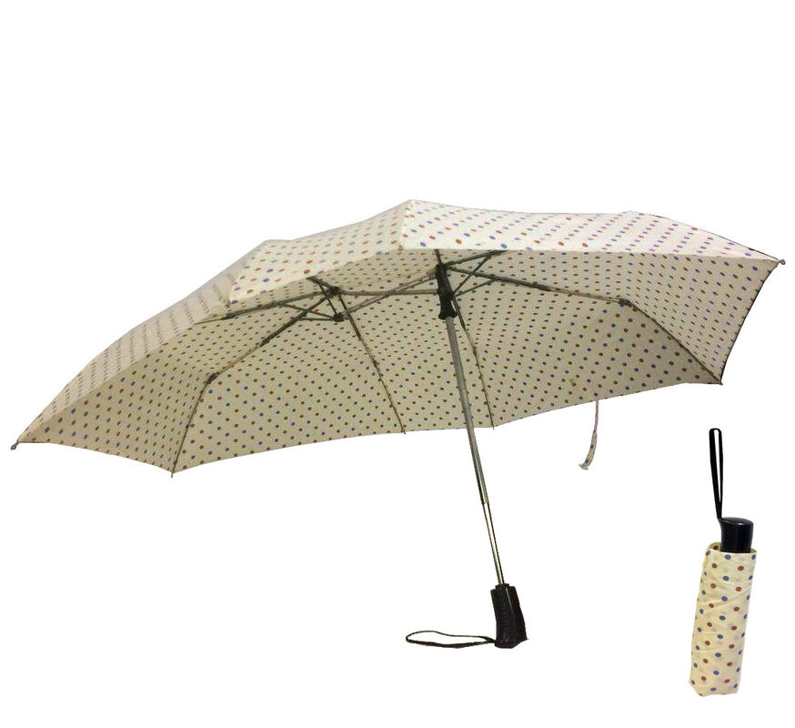 Un ombrello pieghevole per due persone