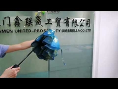 Ombrello a tre sezioni con apertura e chiusura automatica, design personalizzato e di successo